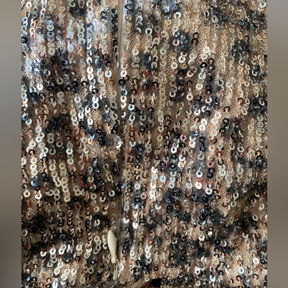 NWT! Sequin Crop Top - Picture 5 of 5